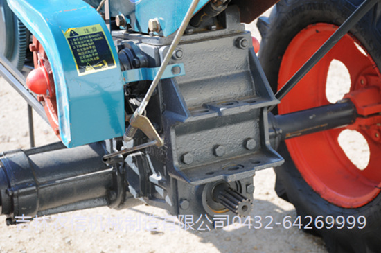 NX181型四(si)驅手扶(fu)拖拉機(jī)