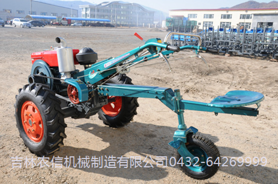 NX201型手(shǒu)扶拖拉(la)機