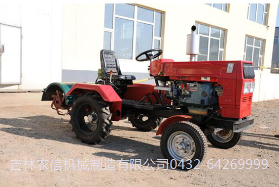 NX32型四(si)輪拖拉(la)機