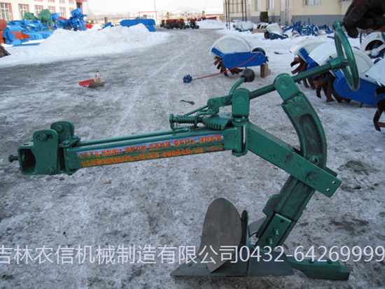 1LSW-135型水旱(han)田兩用(yòng)犁